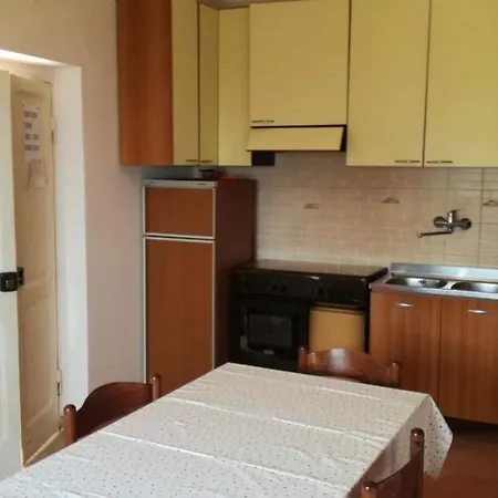 Apartment 2 Bedrooms With Furnished Terrace At Piazza Palatina 5 Km Away From The Beach Terracina