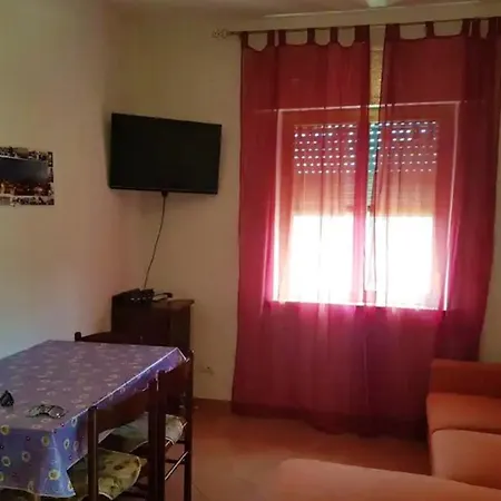 Apartment 2 Bedrooms With Furnished Terrace At Piazza Palatina 5 Km Away From The Beach